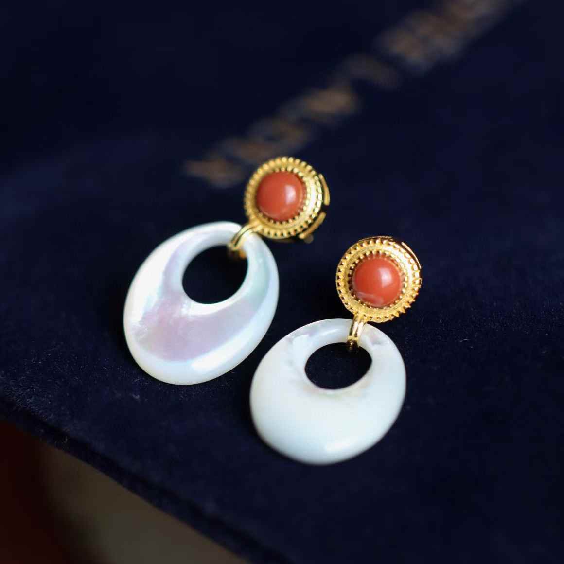 Nanhong Agate & White Mother - of - Pearl Drop Earrings | Vintage Contrast Gemstone Jewelry