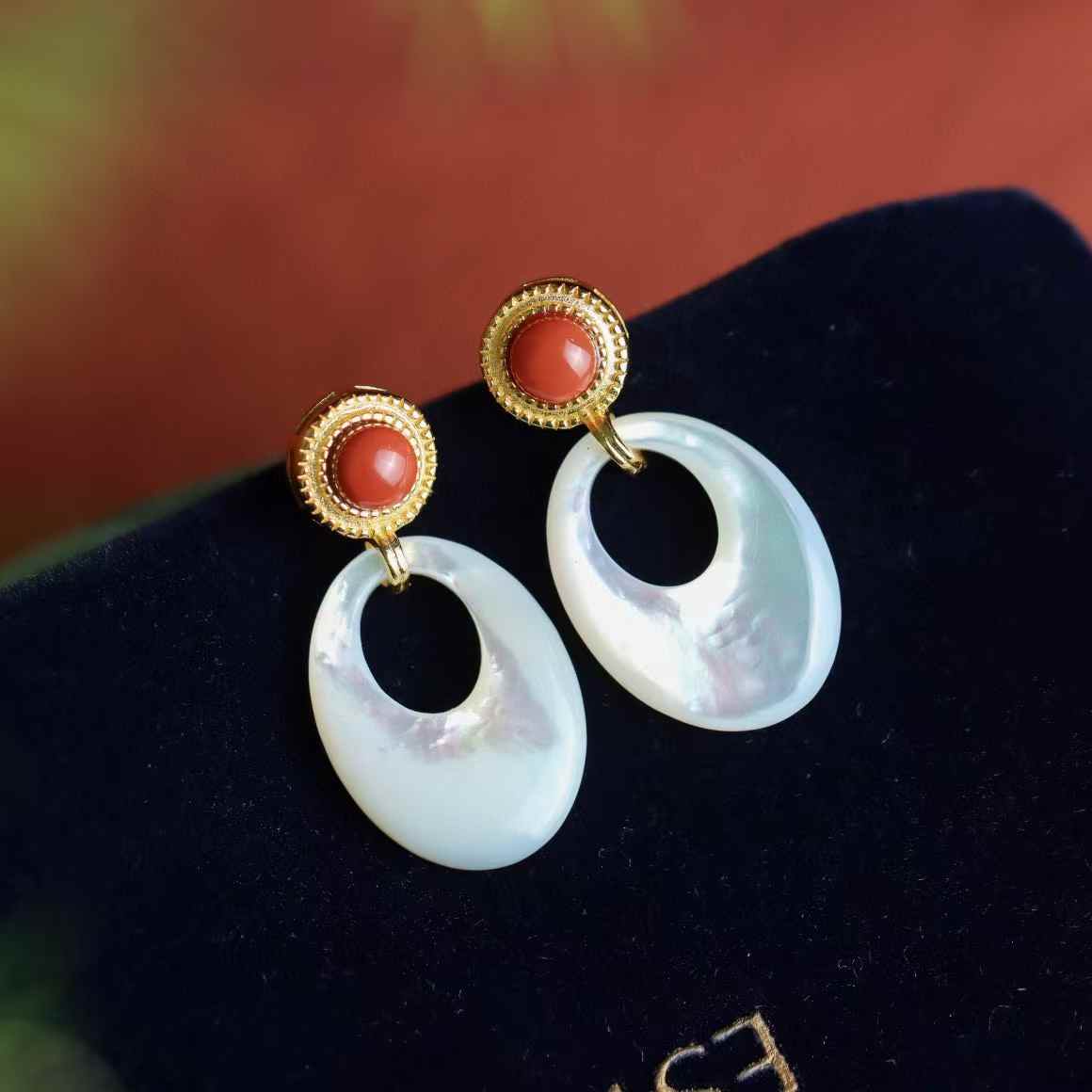 Nanhong Agate & White Mother - of - Pearl Drop Earrings | Vintage Contrast Gemstone Jewelry